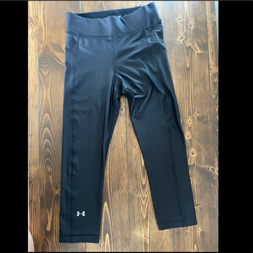 Small Under Armour Capri leggings